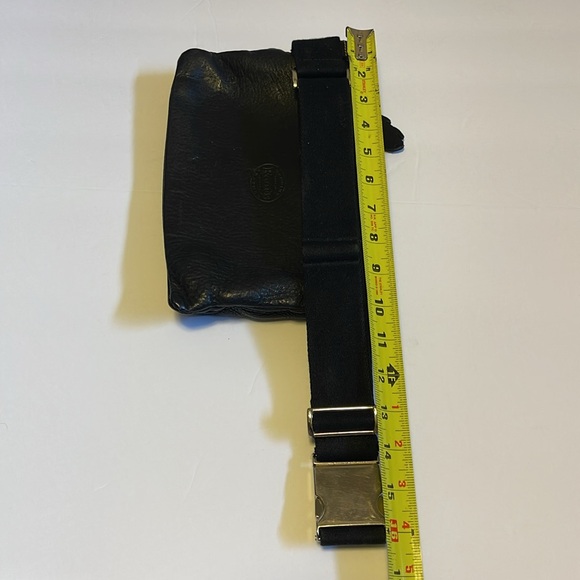 Roots Canada Vintage Black Pebbled Leather Fanny Pack - Picture 13 of 14